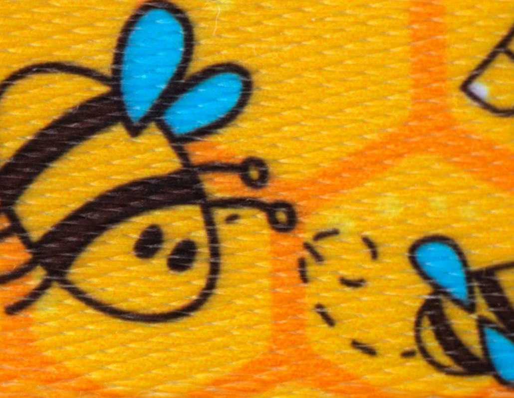 Bumble bee collar